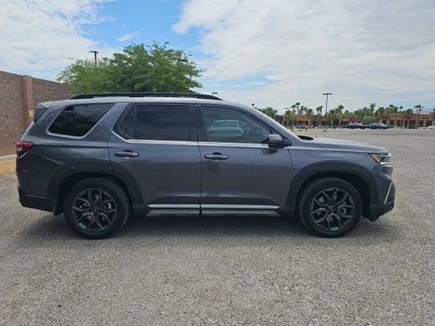 Certified 2023 Honda Pilot Touring image 4