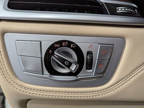 Used 2020 BMW 740i w/ Cold Weather Package image 20