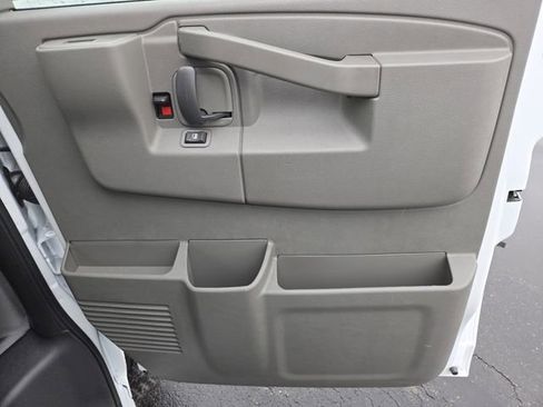 New 2026 GMC Savana 3500 RWD image 18