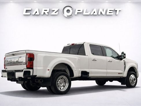 Used 2024 Ford F450 Platinum w/ FX4 Off-Road Package image 3