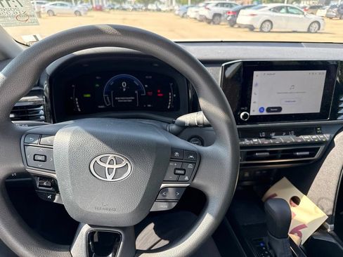 Used 2026 Toyota Camry LE FWD image 19
