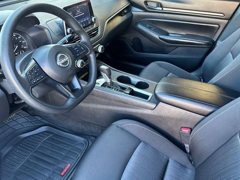 Used 2025 Nissan Altima 2.5 S FWD image 10