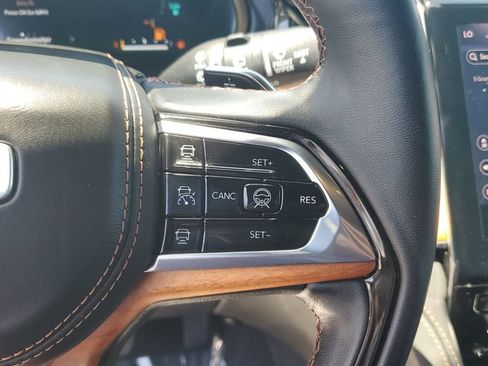 Used 2022 Jeep Grand Cherokee Summit AWD/4WD image 34