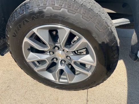 Used 2021 Chevrolet Silverado 1500 LT w/ Safety Package image 11