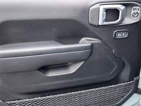 Used 2024 Jeep Wrangler Unlimited image 13