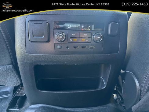 Used 2017 GMC Yukon SLT w/ Open Road Package image 15
