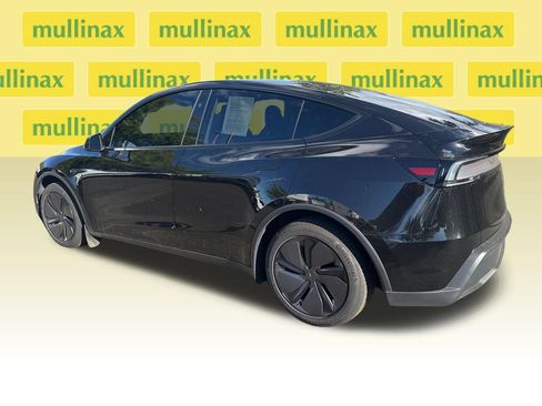 Used 2026 Tesla Model Y Long Range RWD image 10