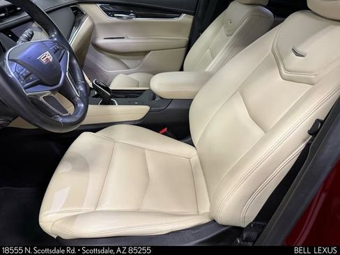 Used 2018 Cadillac XT5 Base image 12