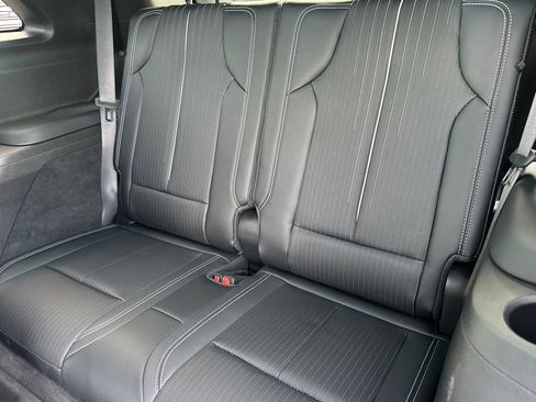 Used 2026 Cadillac Vistiq Sport w/ LPO, Floor Liner Package image 17