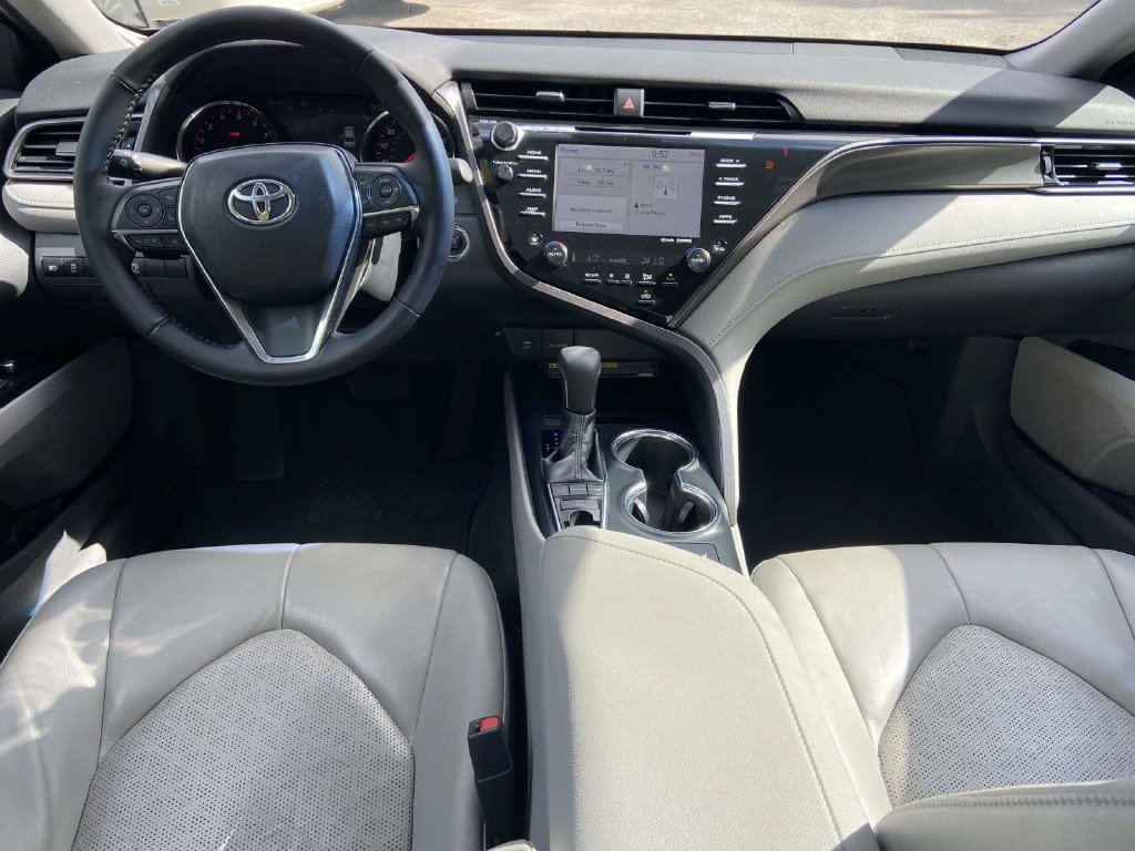 Used 2019 Toyota Camry XSE FWD image 9