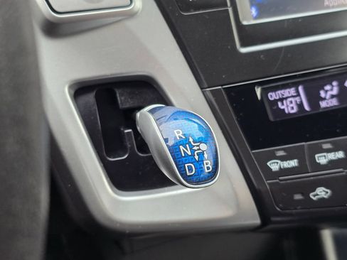 Used 2012 Toyota Prius V Three FWD image 38