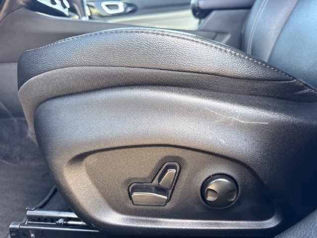Used 2025 Jeep Compass Limited AWD/4WD image 14