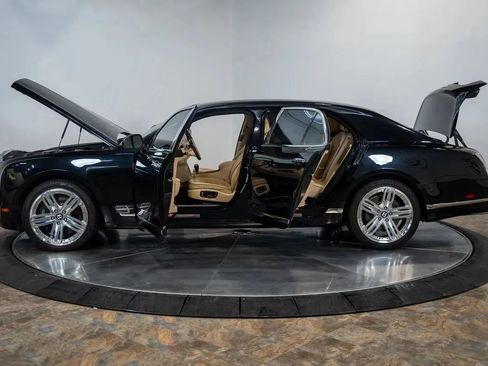 Used 2011 Bentley Mulsanne image 21