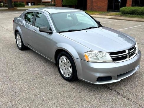 Used 2013 Dodge Avenger SE image 29
