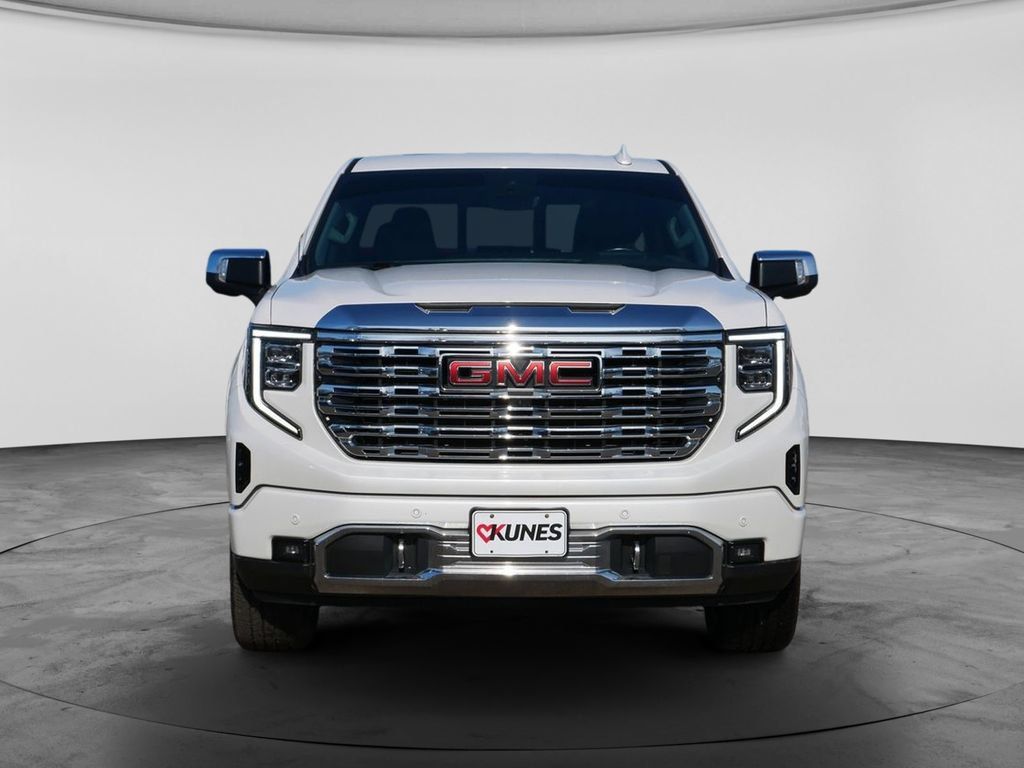 Used 2023 GMC Sierra 1500 Denali w/ Denali Reserve Package AWD/4WD image 3