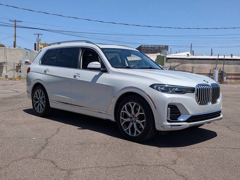 Used 2019 BMW X7 xDrive40i w/ Parking Assistance Package image 2