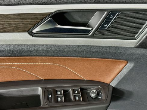 Used 2022 Volkswagen Atlas SE w/ Panoramic Sunroof Package FWD image 22