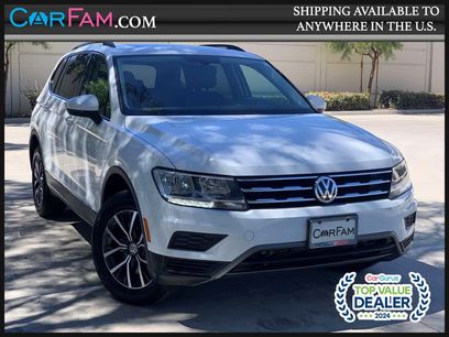 Used 2020 Volkswagen Tiguan SE w/ Panoramic Sunroof Package