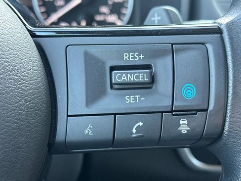 Used 2023 Nissan Rogue SV image 27