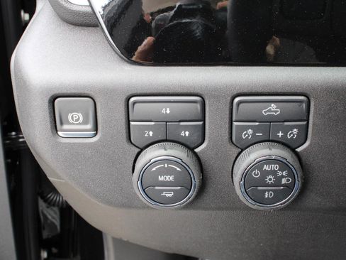 New 2025 Chevrolet Silverado 2500 LT w/ Convenience Package image 45