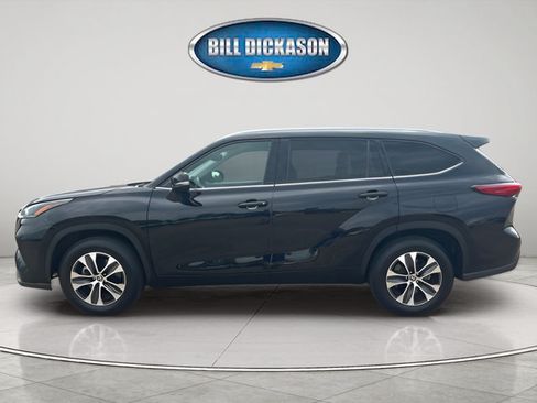 Used 2021 Toyota Highlander XLE FWD image 4