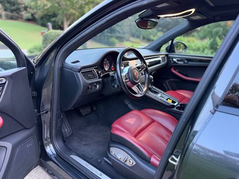 Used 2018 Porsche Macan S AWD/4WD image 10