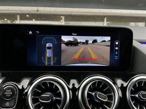 Used 2025 Mercedes-Benz GLA 250 image 37