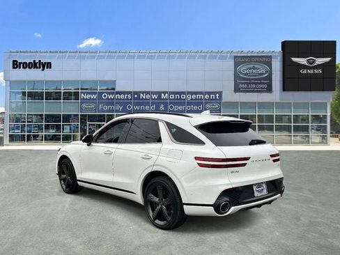 Used 2023 Genesis GV70 2.5T w/ Sport Prestige Package image 7