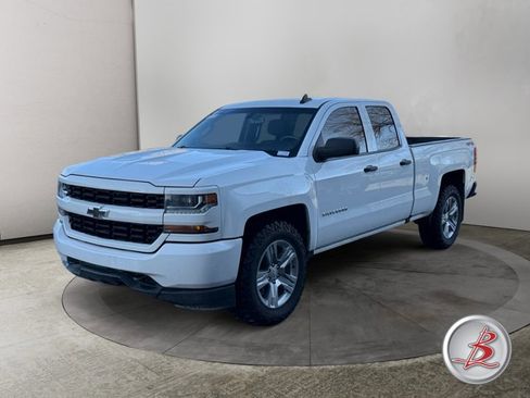 Used 2018 Chevrolet Silverado 1500 LT image 2
