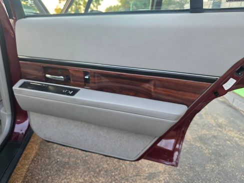 Used 1999 Buick Le Sabre Custom FWD image 22
