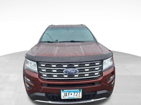 Used 2016 Ford Explorer XLT w/ Equipment Group 202A AWD/4WD image 4