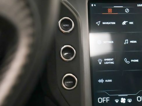 Used 2026 McLaren 750S Spider RWD image 30