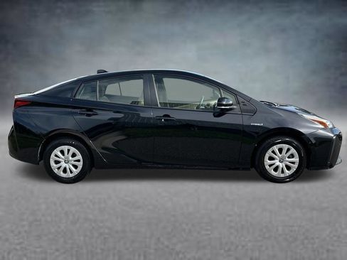 Used 2021 Toyota Prius LE FWD image 6