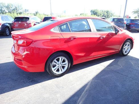 Used 2017 Chevrolet Cruze LT w/ Convenience Package FWD image 6
