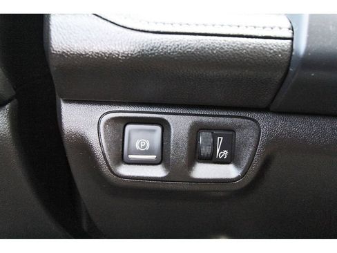 Used 2023 GMC Acadia SLE image 8