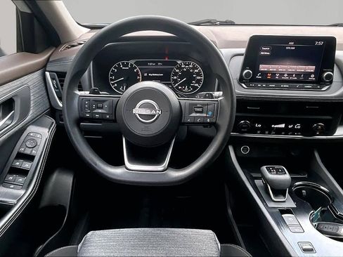 Used 2023 Nissan Rogue SV FWD image 6