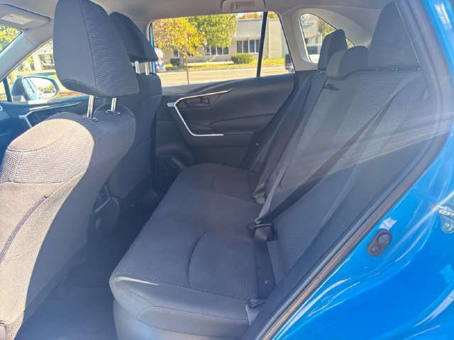 Used 2019 Toyota RAV4 LE w/ Carpet Mat Package AWD/4WD image 26