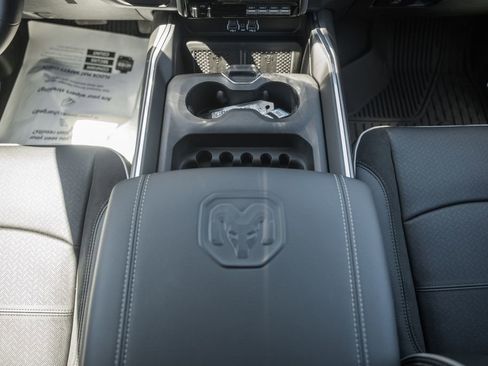 New 2026 RAM 2500 Laramie AWD/4WD image 32
