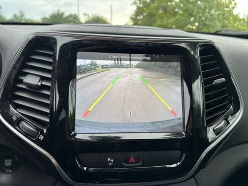 Used 2020 Jeep Cherokee Limited AWD/4WD image 9