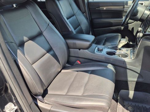 Used 2020 Jeep Grand Cherokee Limited AWD/4WD image 35