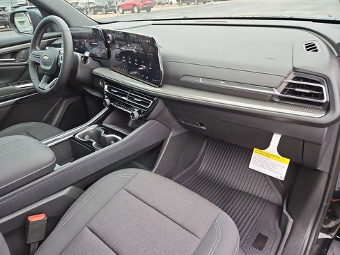 New 2026 Chevrolet Traverse LT w/ Sun and Wheel Package FWD image 21