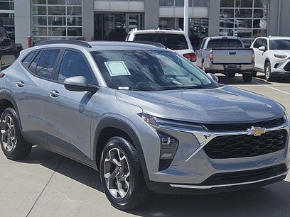 Used 2025 Chevrolet Trax LT