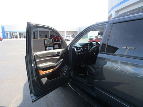 Used 2020 Chevrolet Suburban Premier image 20