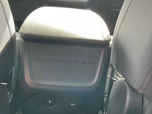 Used 2026 Ford Explorer Active AWD/4WD image 39