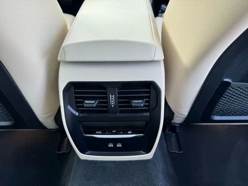 Used 2023 BMW i4 eDrive40 image 26