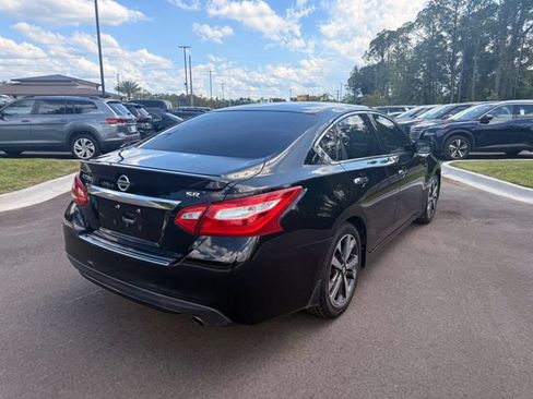 Used 2016 Nissan Altima 2.5 SR FWD image 12