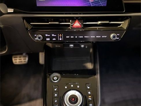 Used 2025 Kia Niro Wave image 9