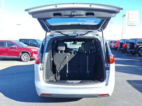 New 2026 Chrysler Voyager LX image 5