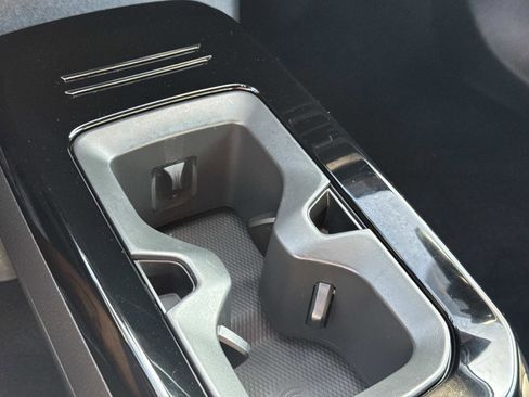 Used 2022 Volkswagen ID.4 Pro image 27