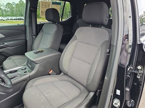 Used 2023 Chevrolet Traverse LT FWD image 18